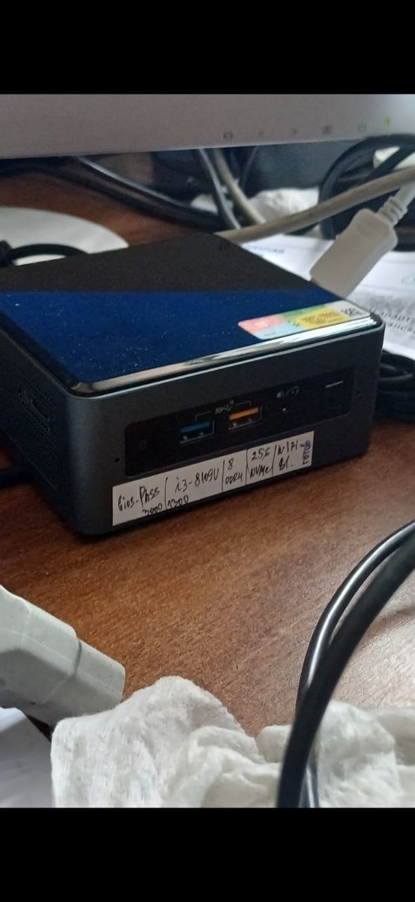 Intel NUC BoxNUC8i3BEH2 – Високопроизводителен мини компютър