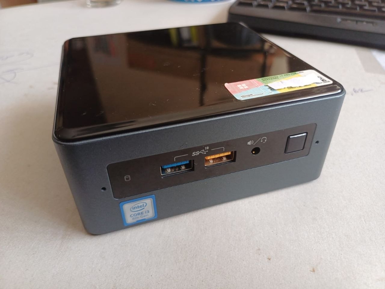 Intel NUC BoxNUC8i3BEH2 – Високопроизводителен мини компютър